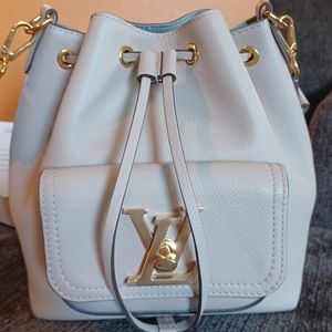 Louis Vuitton handbag authentic